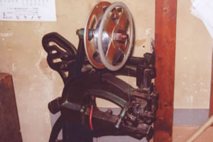 隅止め機（針金）